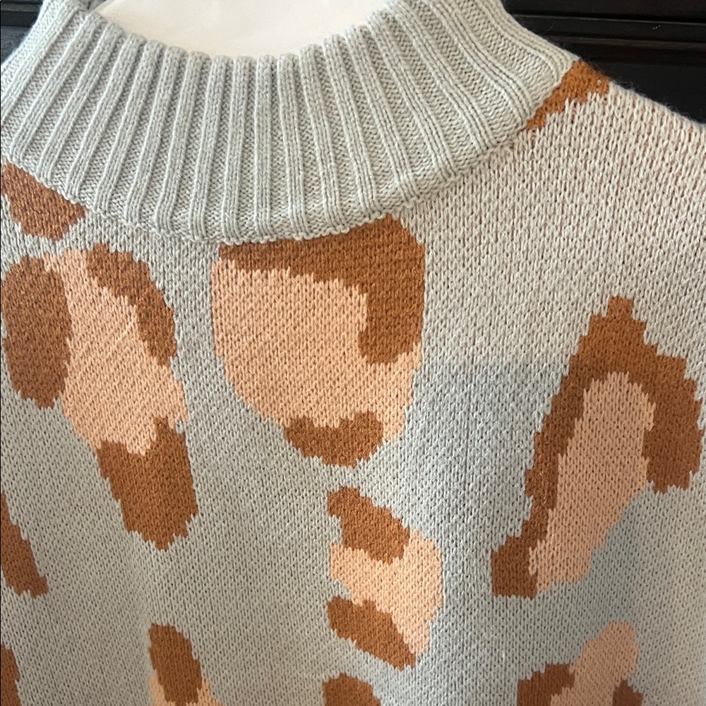 Patterned Sweater - Picture 2 of 4